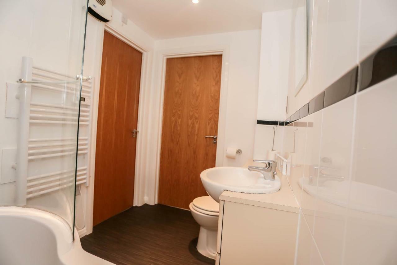Freyas Apartment Manchester Exterior photo